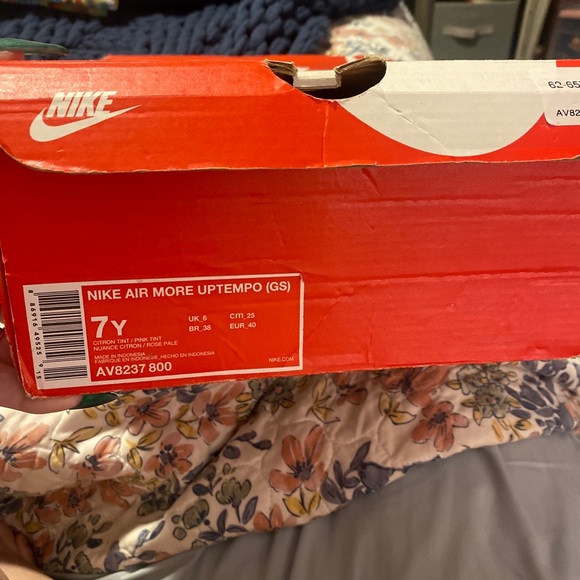 Nike uptempo youth size 7 - Picture 6 of 7